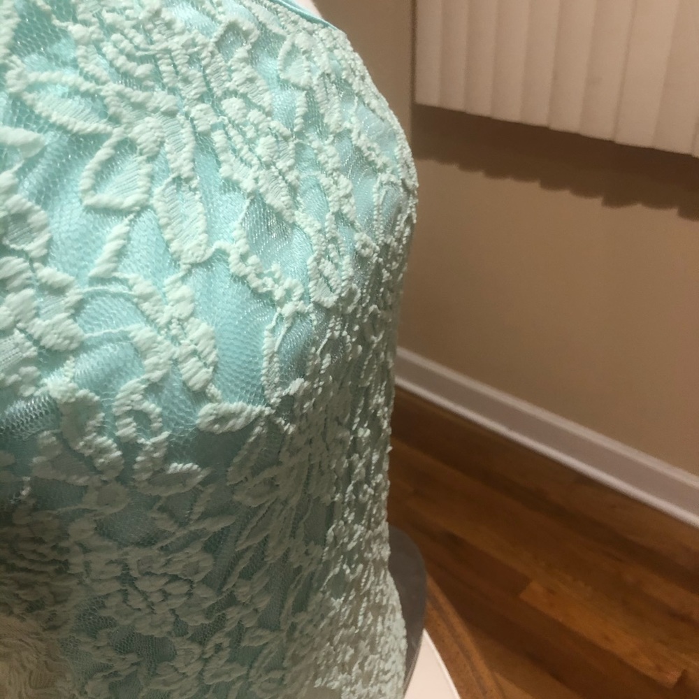 Ladies Lace Top - Picture 4 of 4